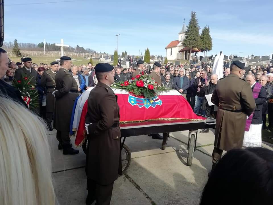 Dirljiv ispraćaj HOS-ovca Žarka Manjkasa Crvenkape - Identitet